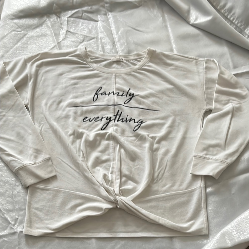 Eyeshadow Cream Sweatshirt with Black Text